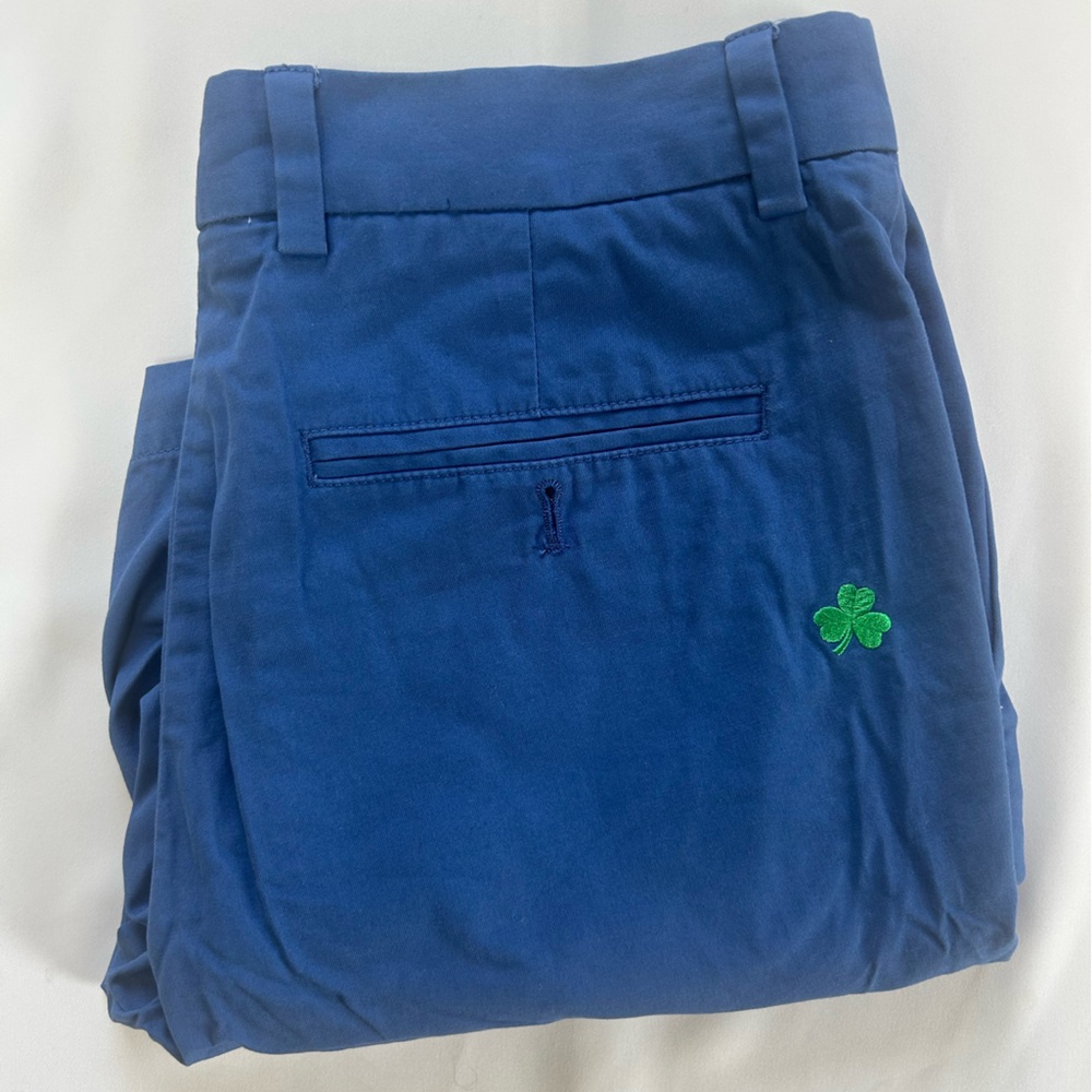 Vineyard Vines Navy Chinos with Clover detail!